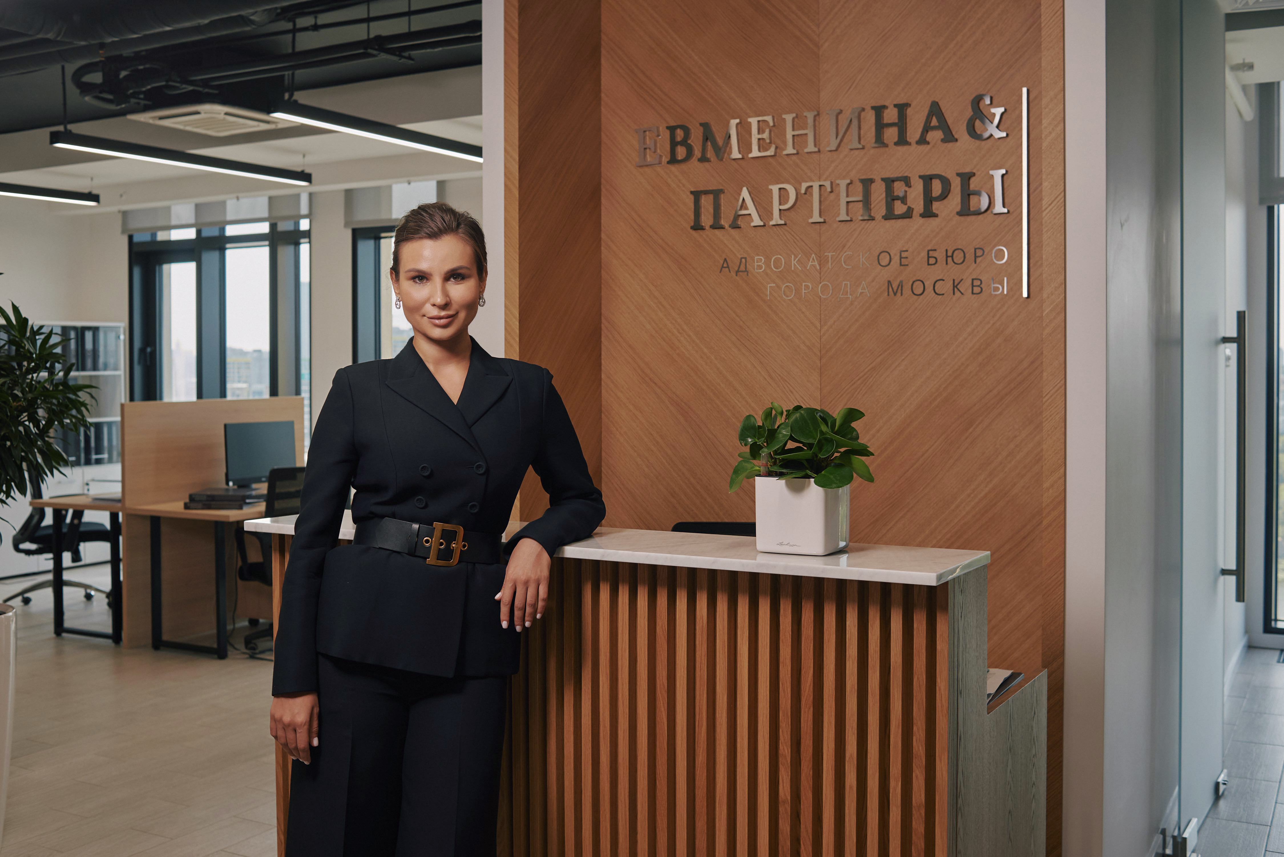 Мектептен қайтып келіп, оның мастурбация жасап жатқанын көрді